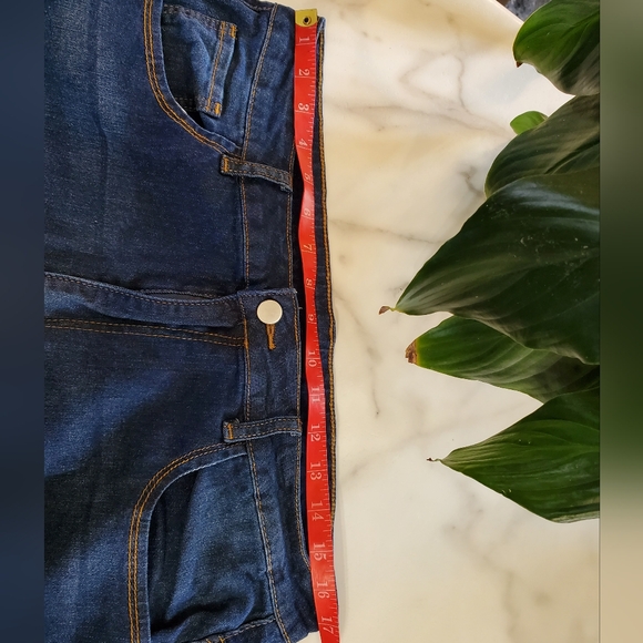 SHEIN Curve Ripped Jean Shorts size 2XL - Picture 4 of 14